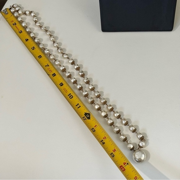 Vintage gold tone faux pearl double layer necklace - Picture 5 of 6